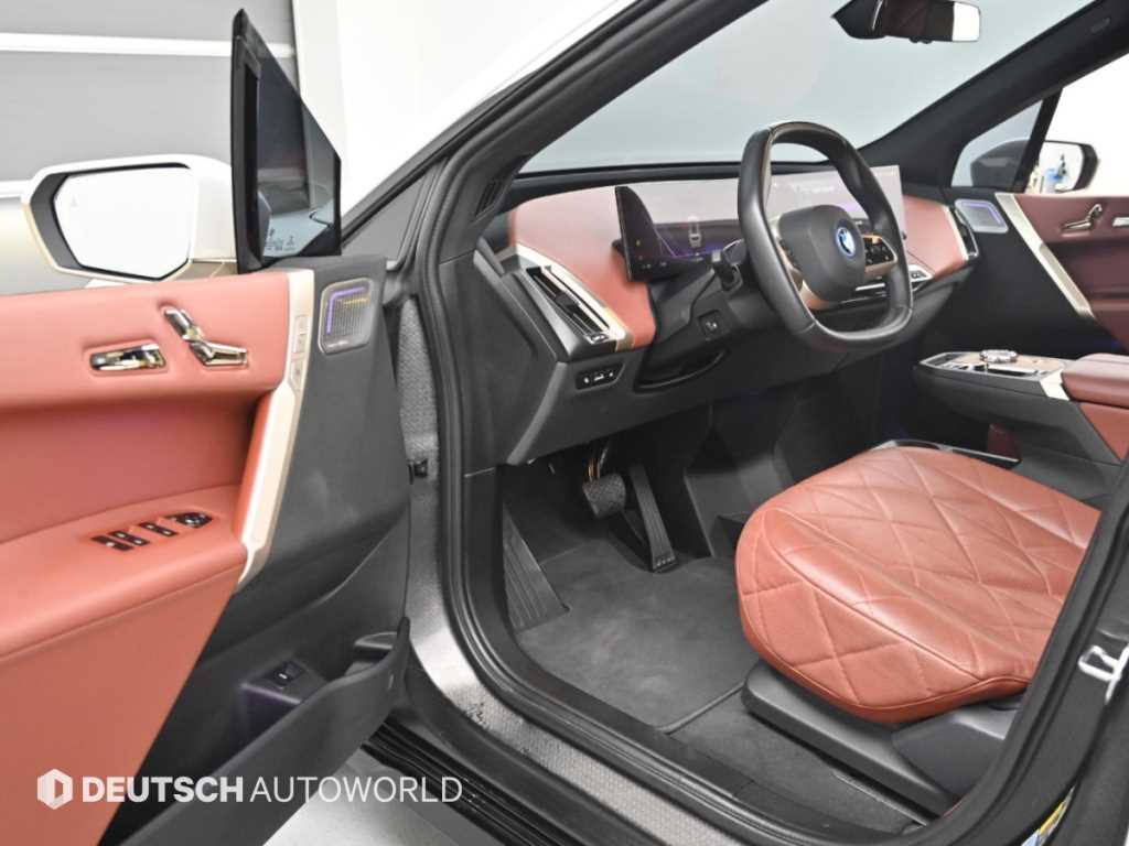 BMW iX — photo 01