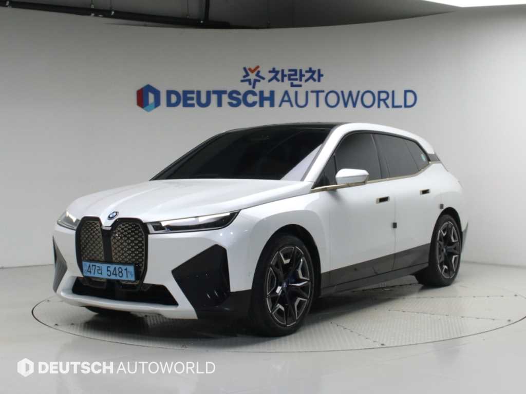 BMW iX — photo 02