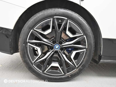BMW iX — photo 06