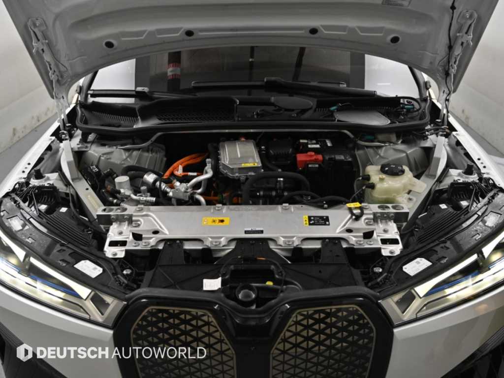 BMW iX — photo 07