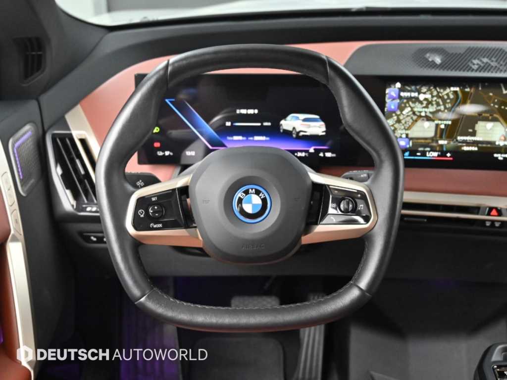 BMW iX — photo 13