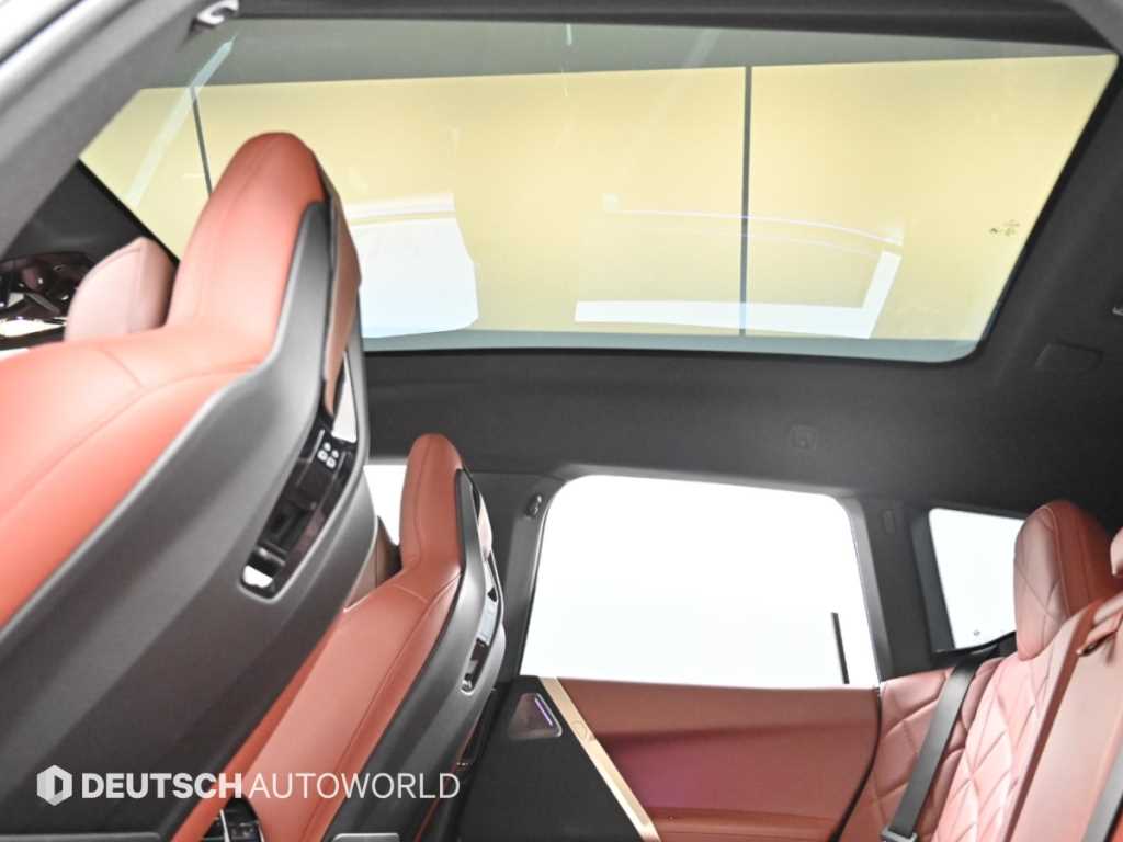 BMW iX — photo 18