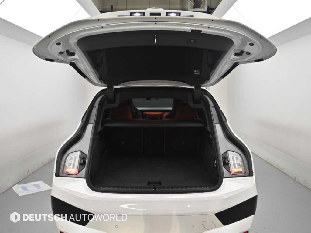 BMW iX — photo 19