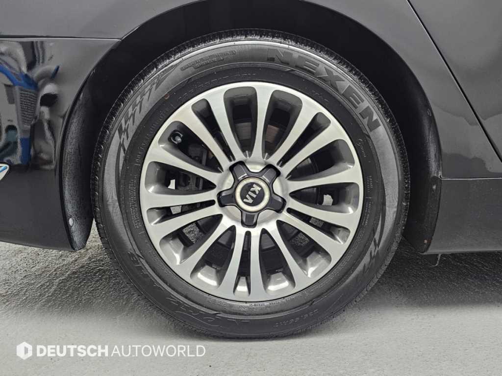 Kia K9 — photo 05