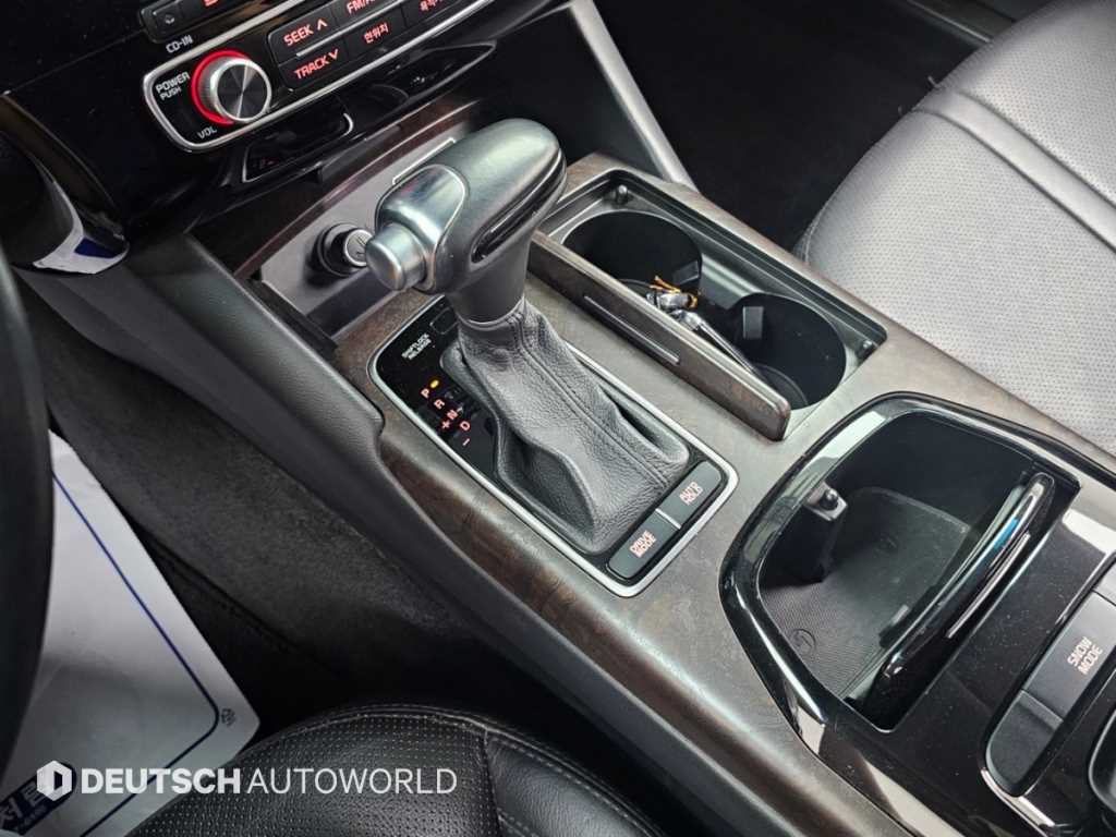 Kia K9 — photo 09