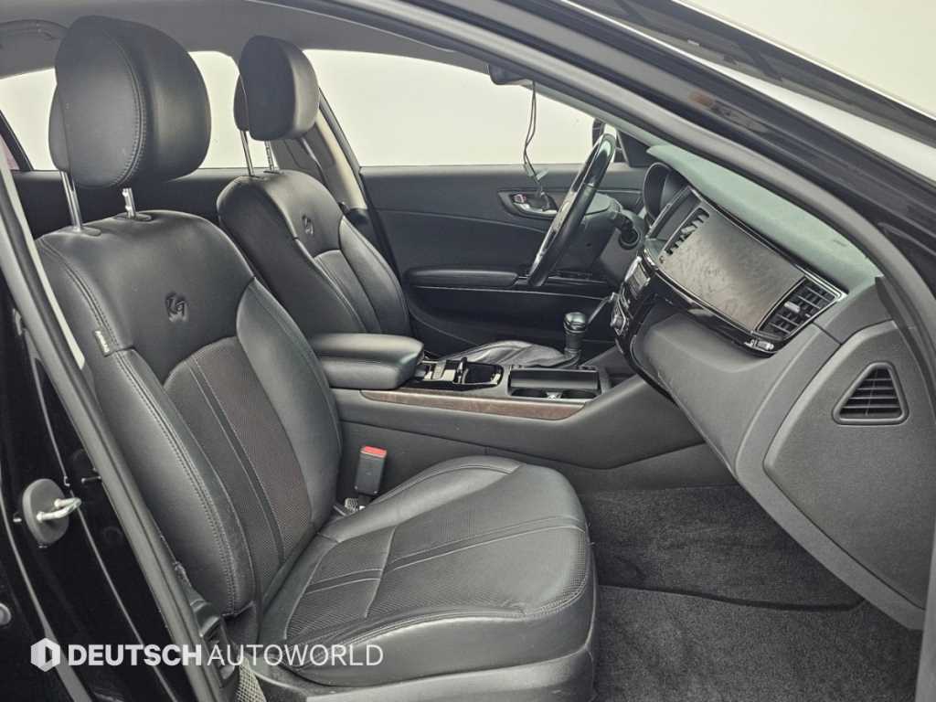 Kia K9 — photo 10