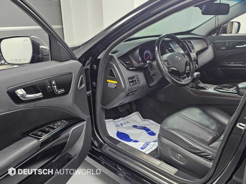 Kia K9 — photo 11