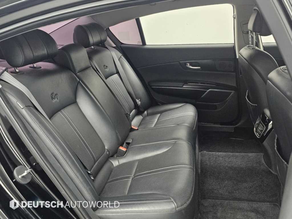 Kia K9 — photo 12
