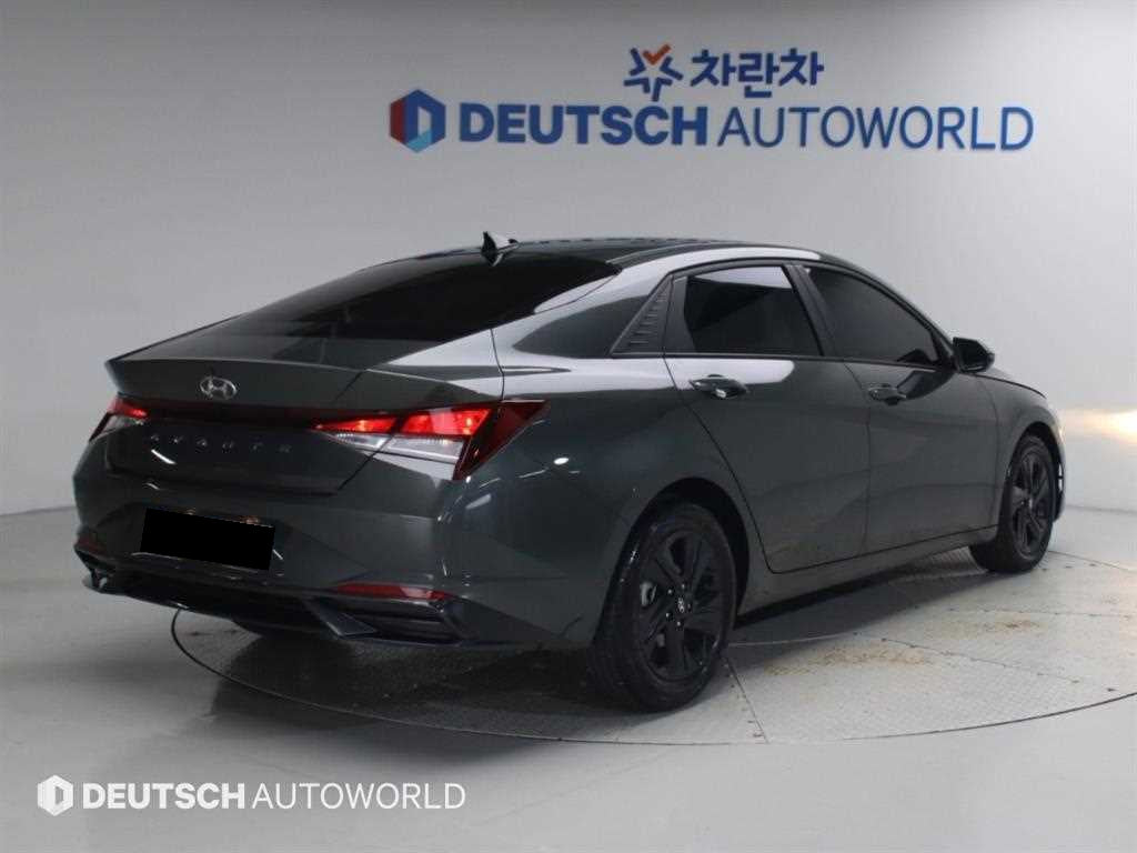 Hyundai Avante — photo 02