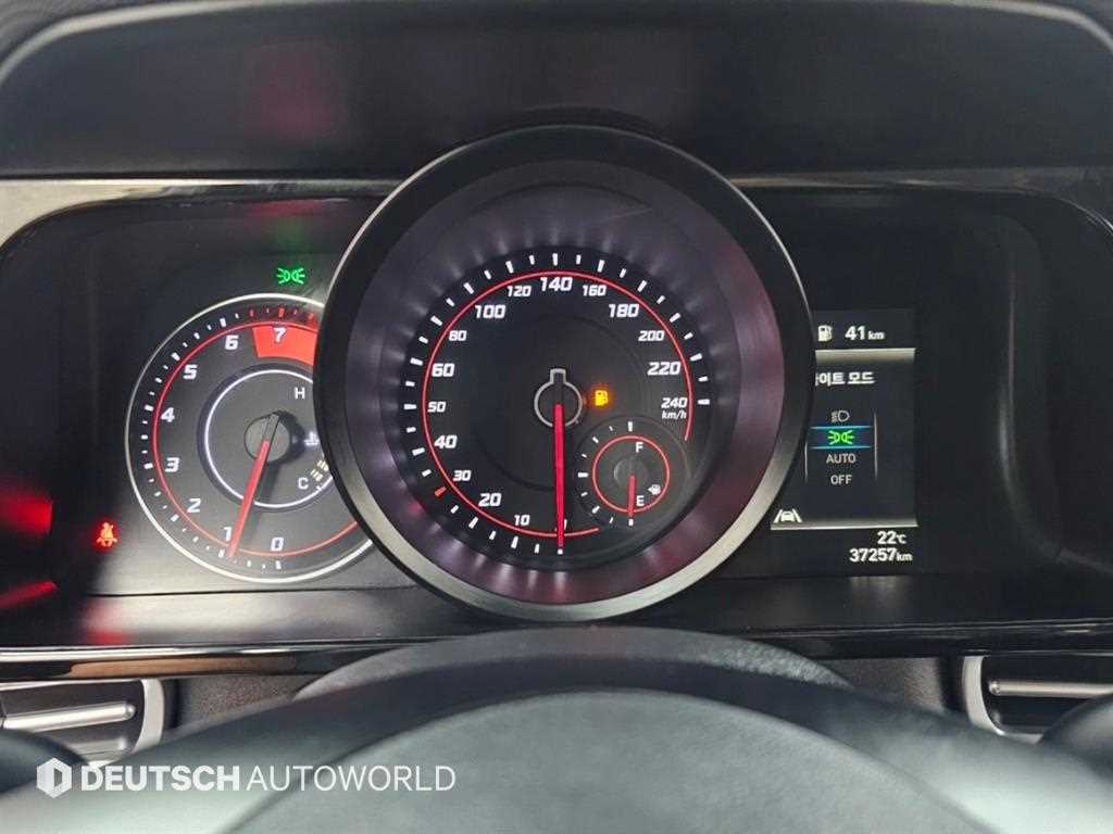Hyundai Avante — photo 08