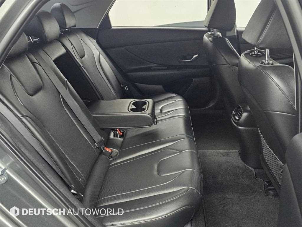 Hyundai Avante — photo 12