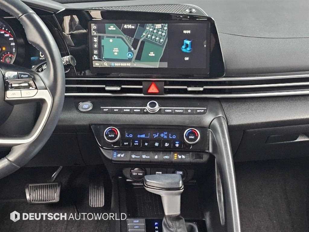 Hyundai Avante — photo 14
