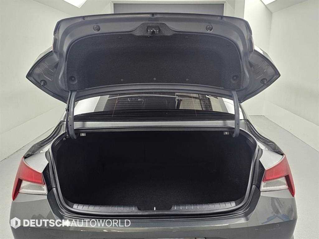 Hyundai Avante — photo 18
