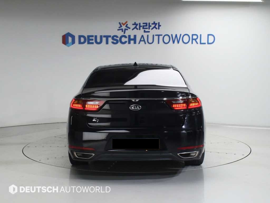 Kia K7 — photo 04
