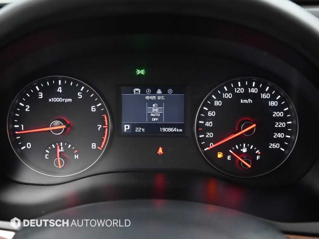 Kia K7 — photo 08