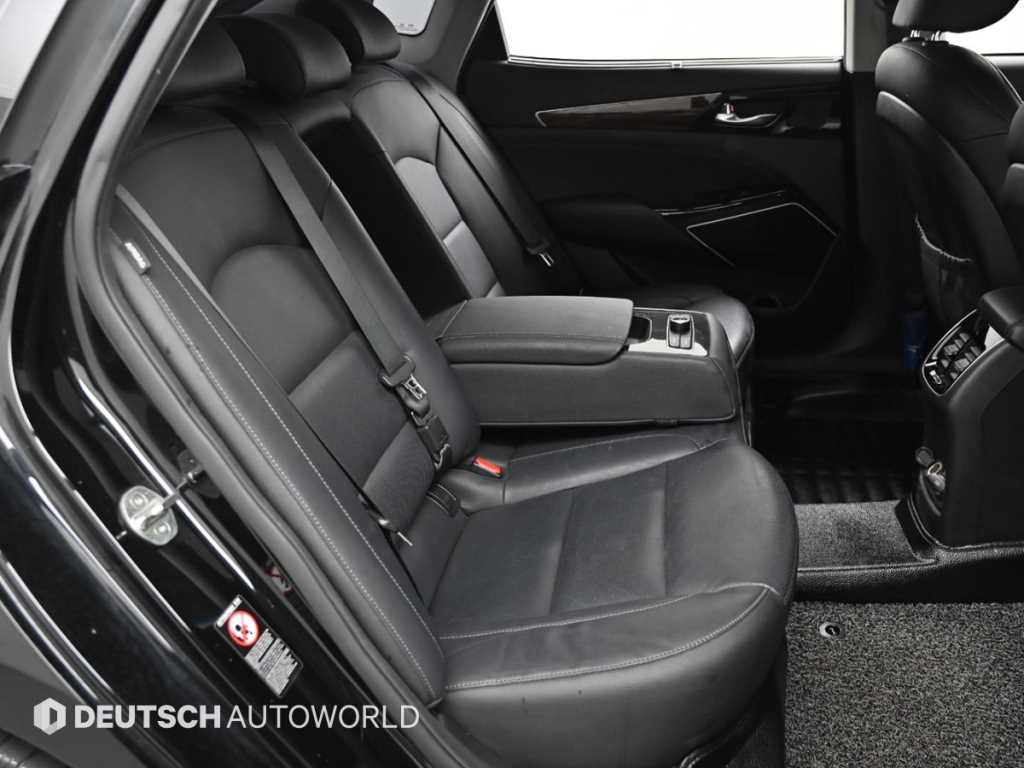 Kia K7 — photo 12