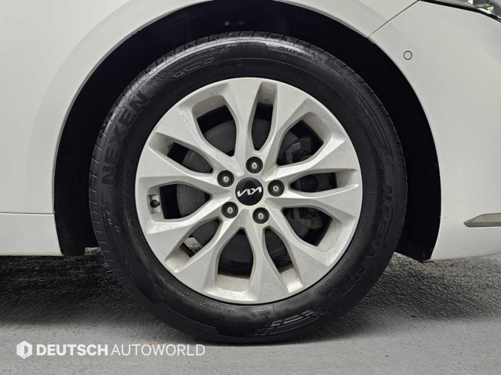 Kia K8 — photo 09