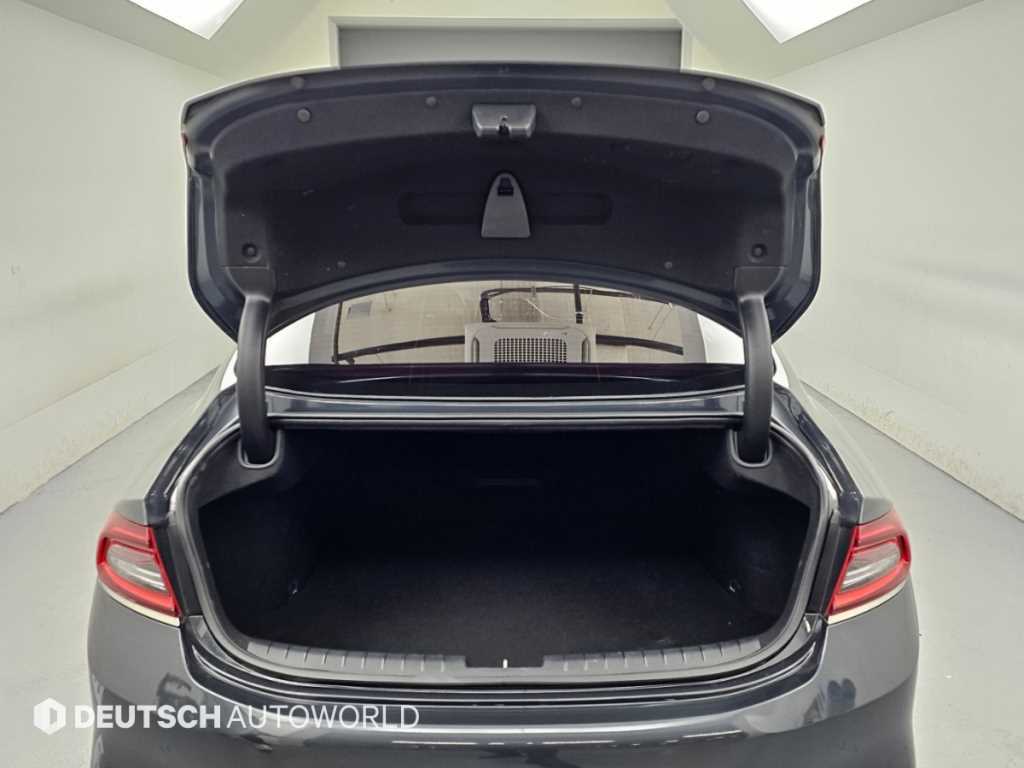 Hyundai Grandeur — photo 19