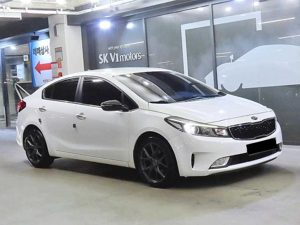 Kia K3 — photo 01