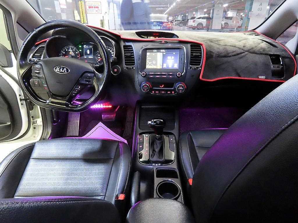 Kia K3 — photo 10