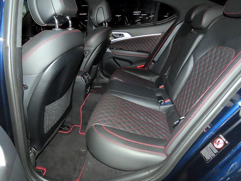 Genesis G70 — photo 07