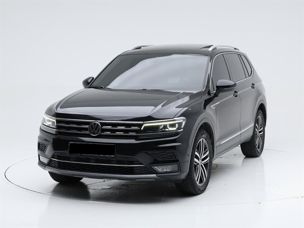 Volkswagen Tiguan — photo 01