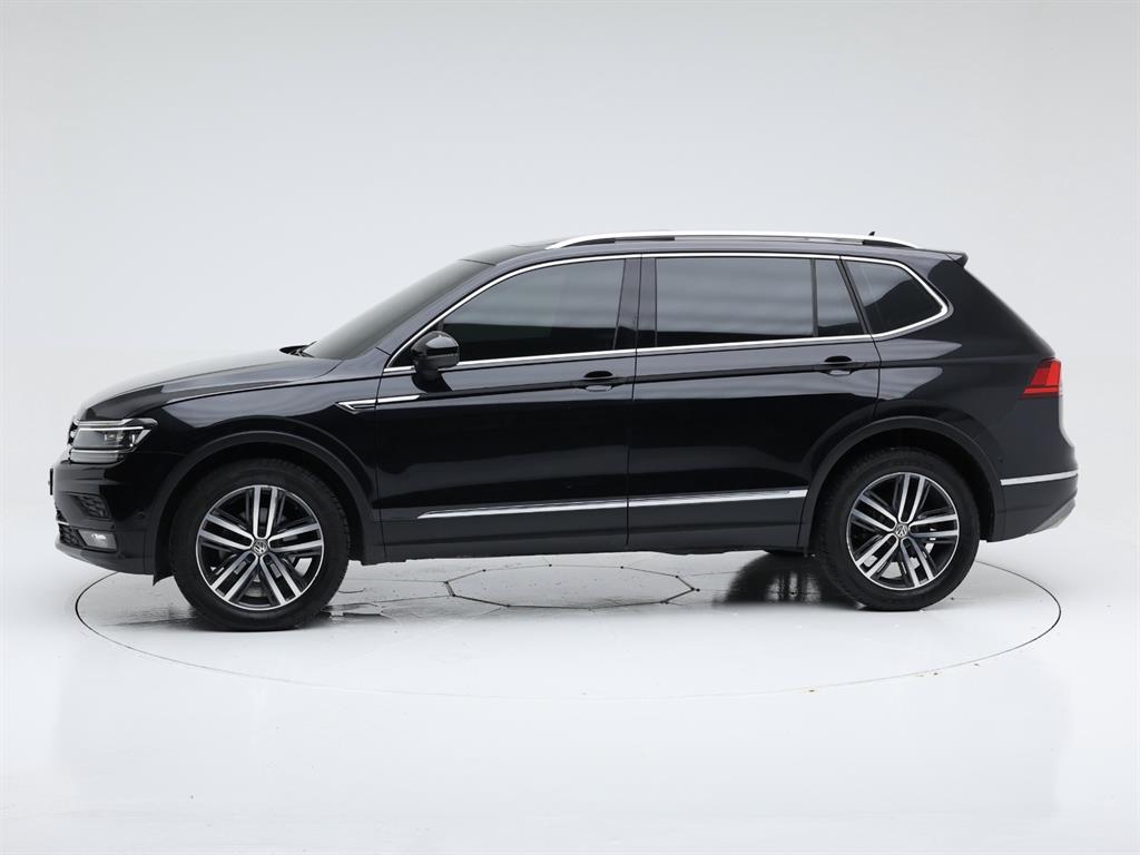 Volkswagen Tiguan — photo 03