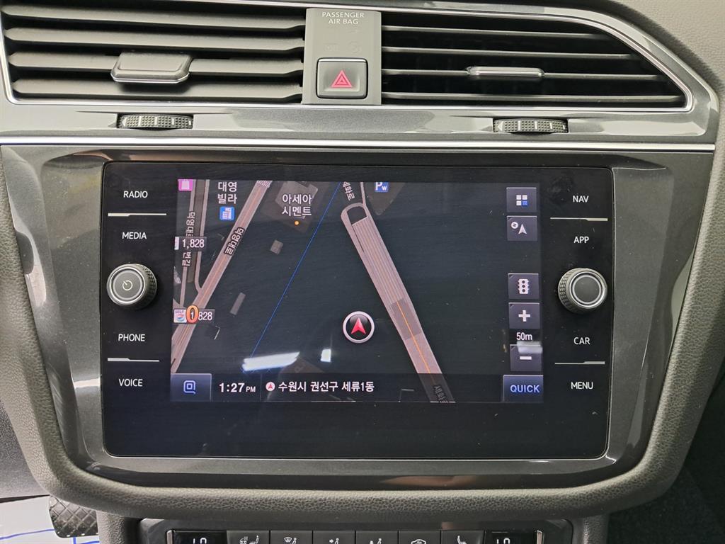 Volkswagen Tiguan — photo 09