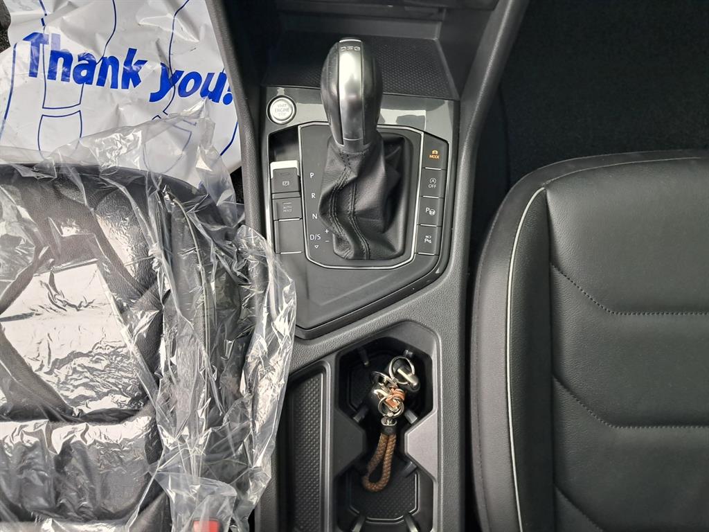 Volkswagen Tiguan — photo 14