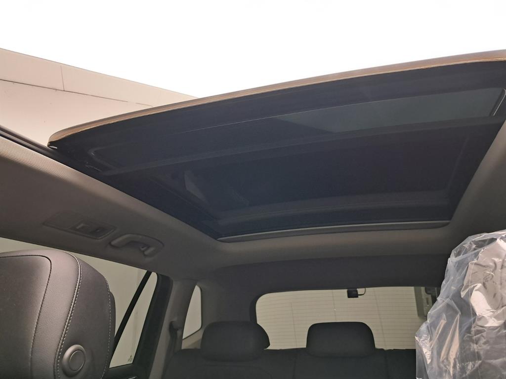 Volkswagen Tiguan — photo 16