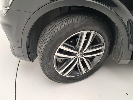 Volkswagen Tiguan — photo 20
