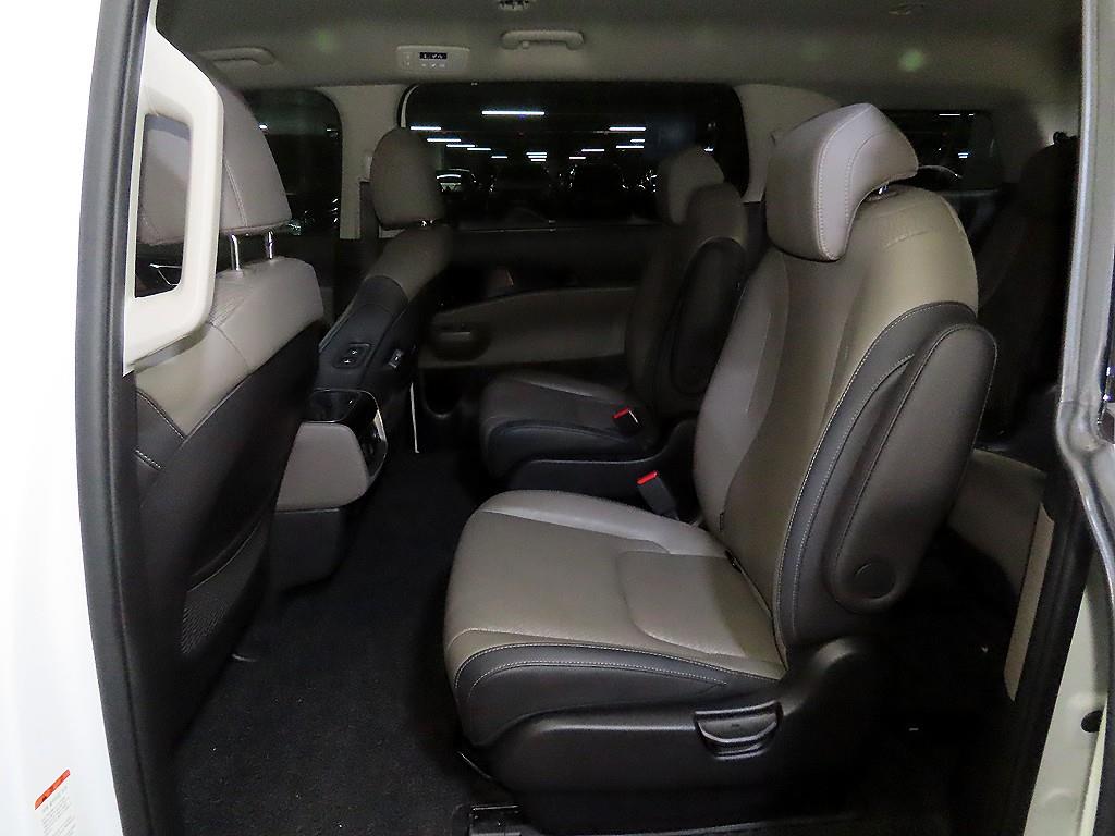 Kia Carnival — photo 07