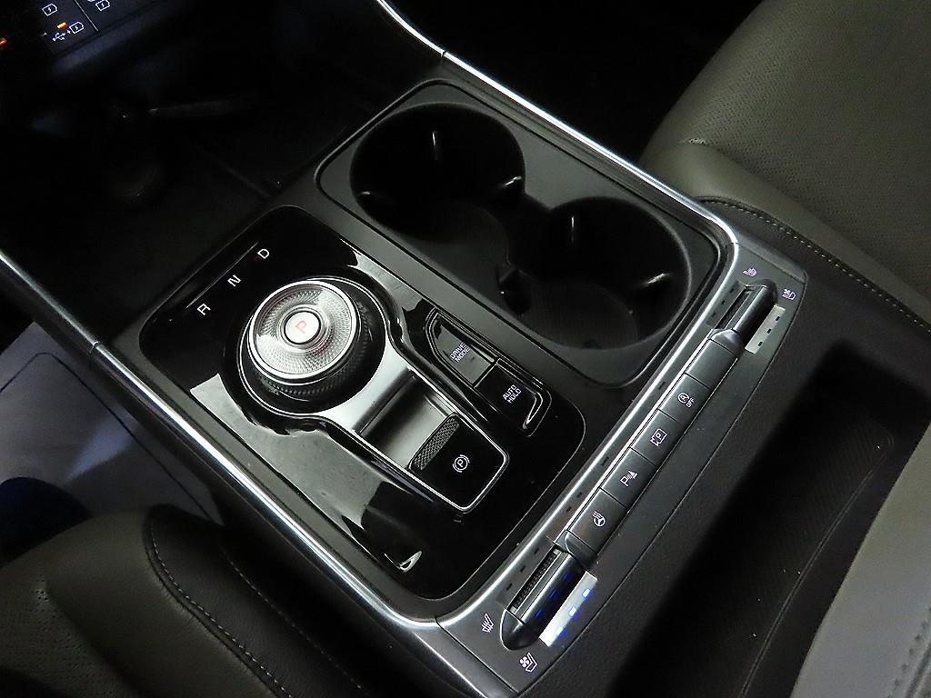 Kia Carnival — photo 12