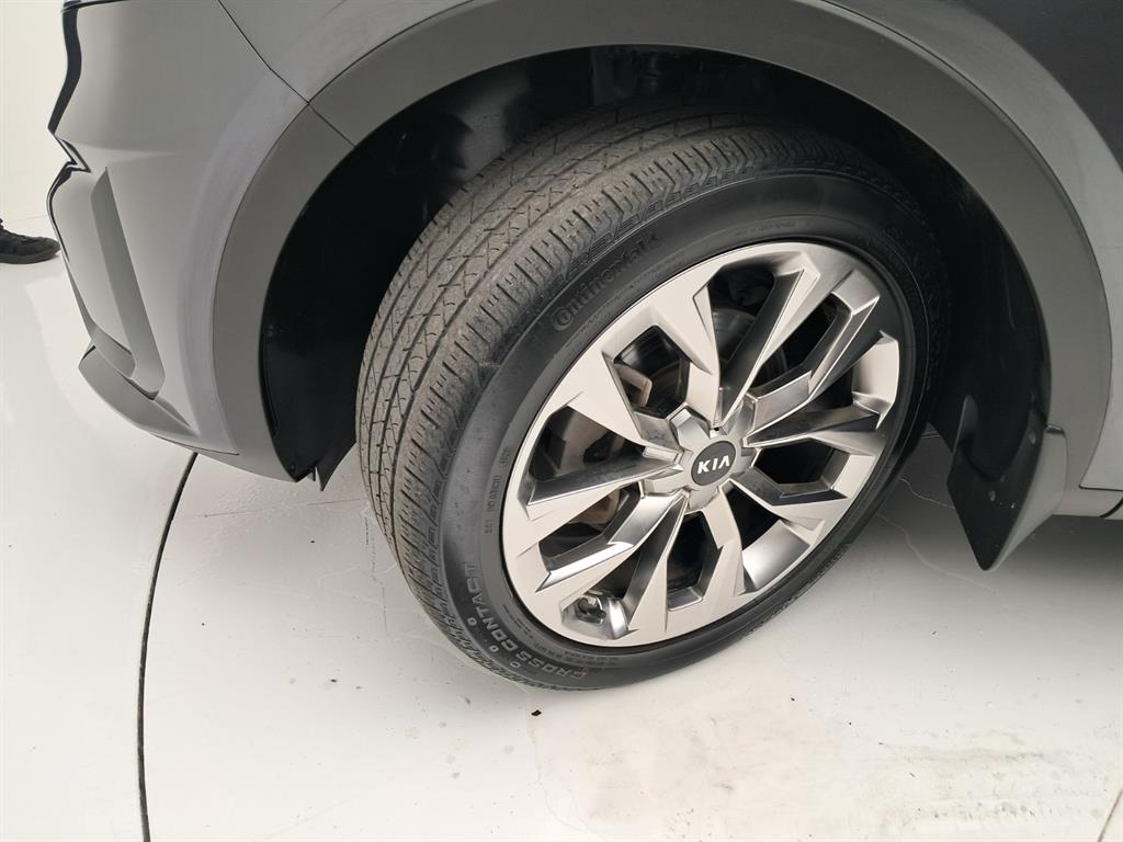 Kia Sorento — photo 20