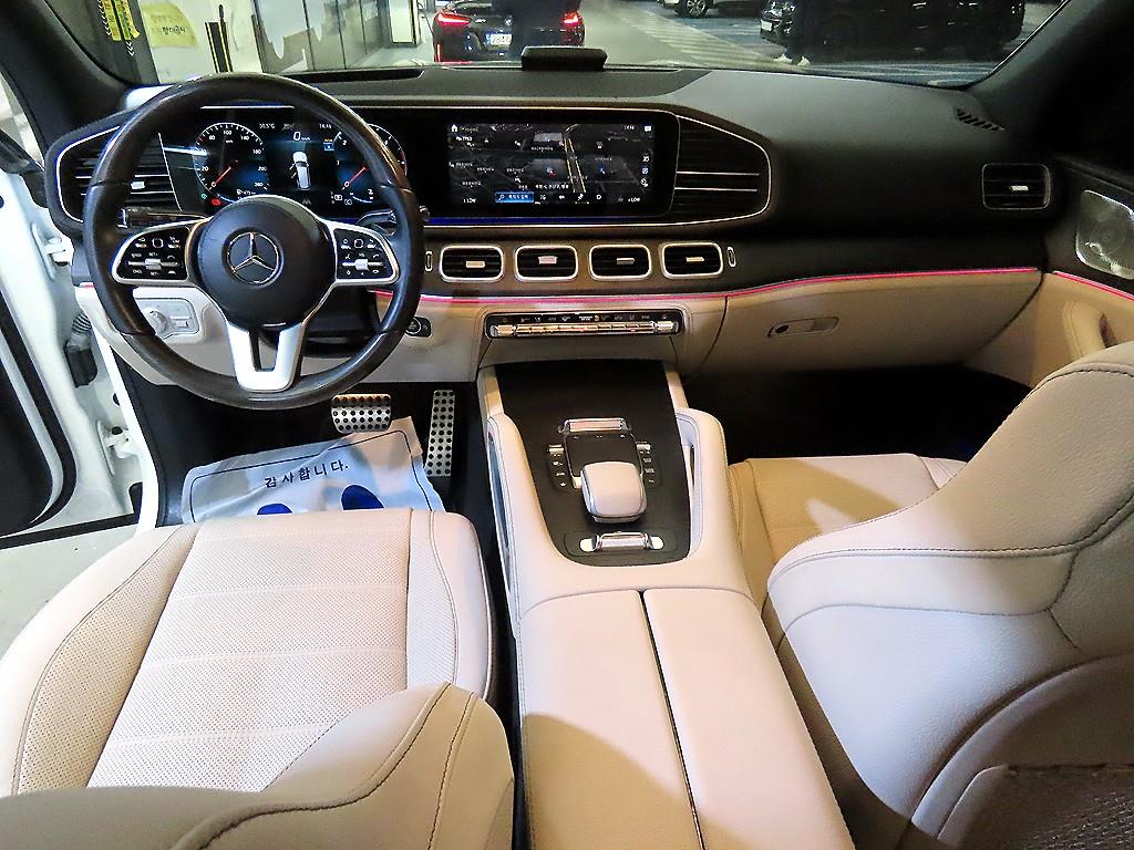 Mercedes-Benz GLS-Class — photo 10