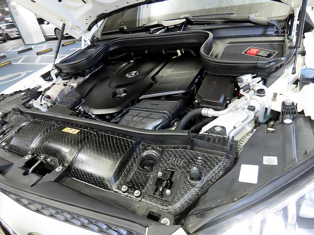 Mercedes-Benz GLS-Class — photo 19