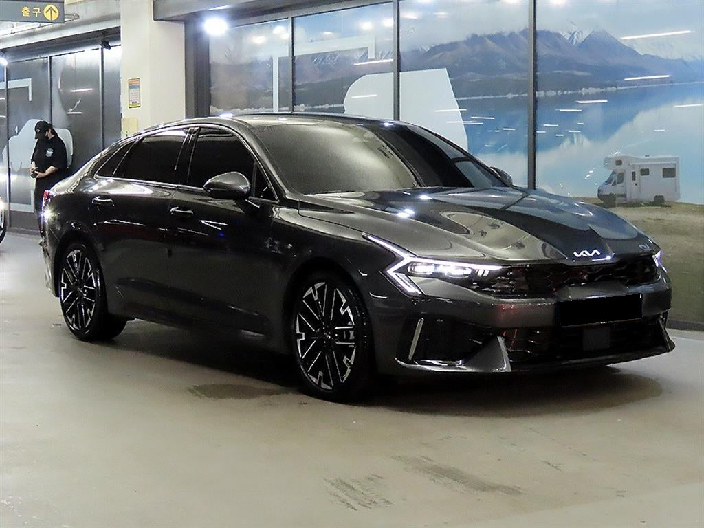 Kia K5 — photo 01