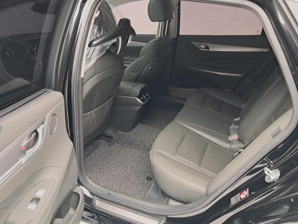 Hyundai Grandeur — photo 12