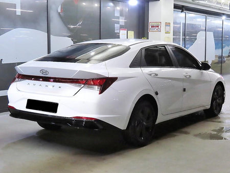 Hyundai Avante — photo 04