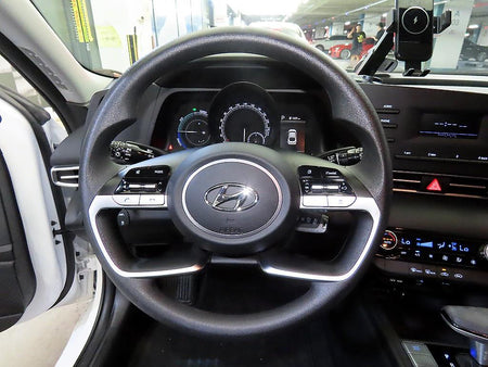Hyundai Avante — photo 08