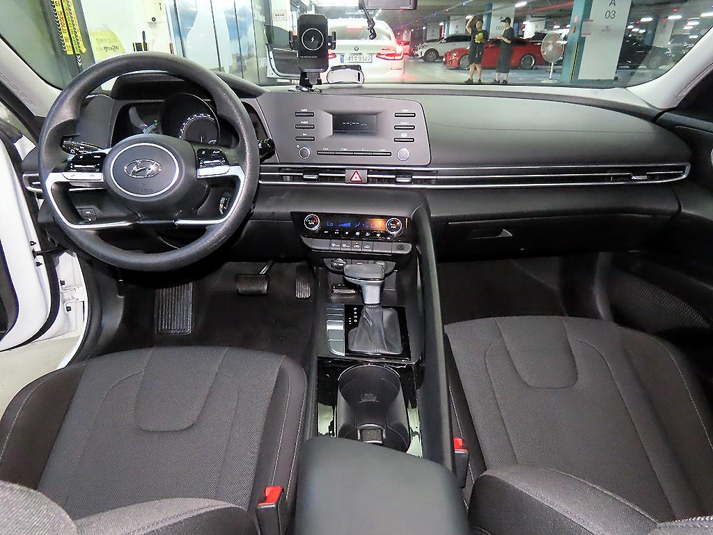 Hyundai Avante — photo 10