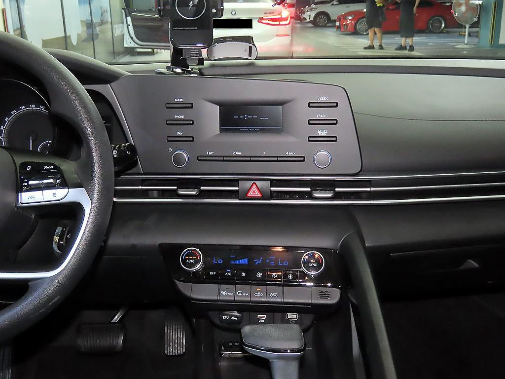 Hyundai Avante — photo 11