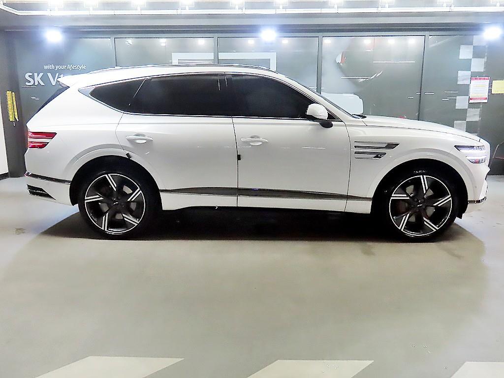 Genesis GV80 — photo 03