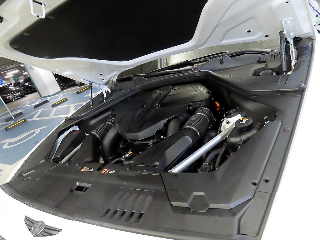 Genesis GV80 — photo 19