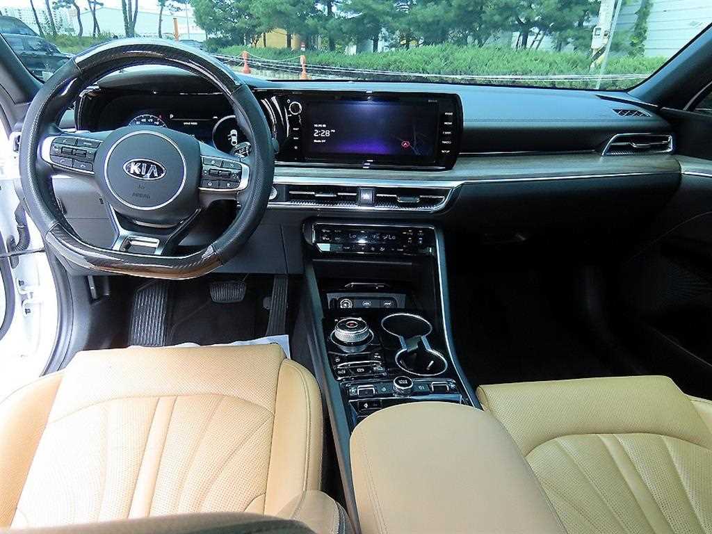 Kia K5 — photo 07