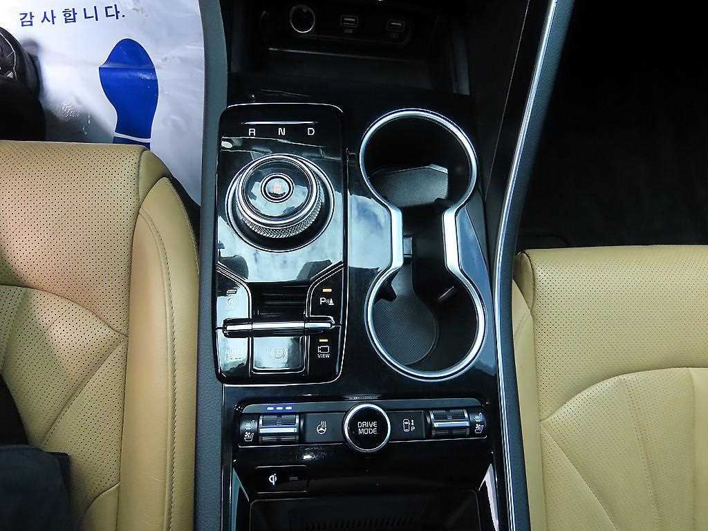 Kia K5 — photo 11