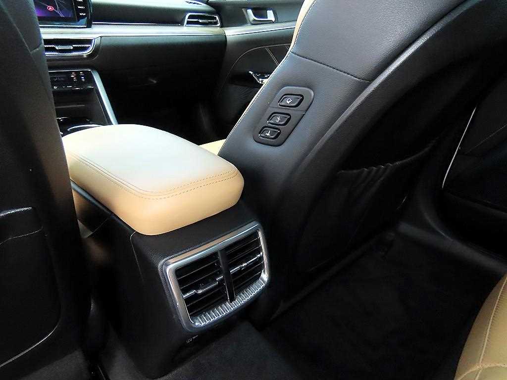 Kia K5 — photo 15