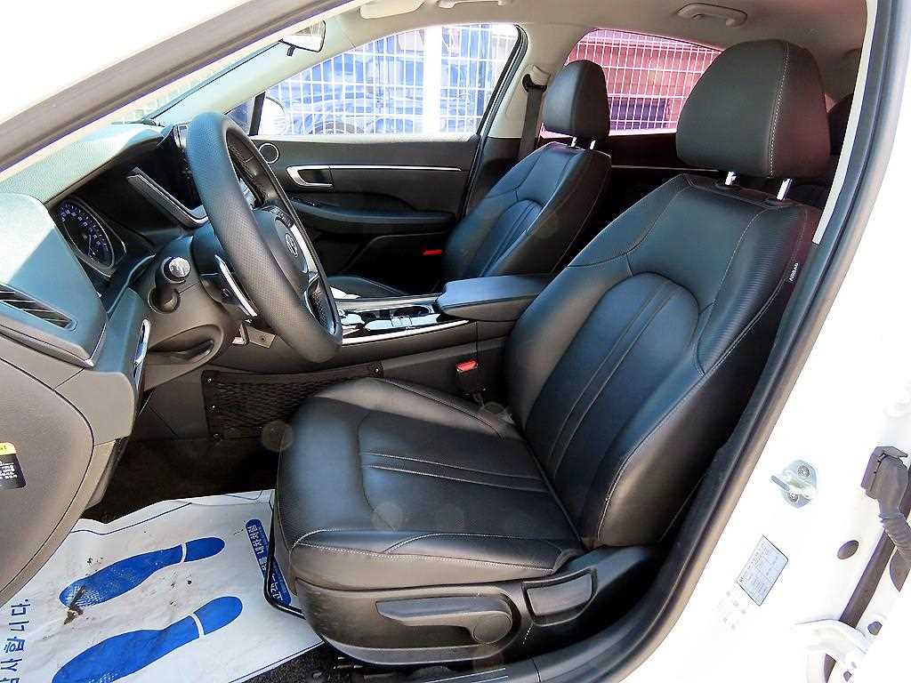 Hyundai Sonata — photo 05