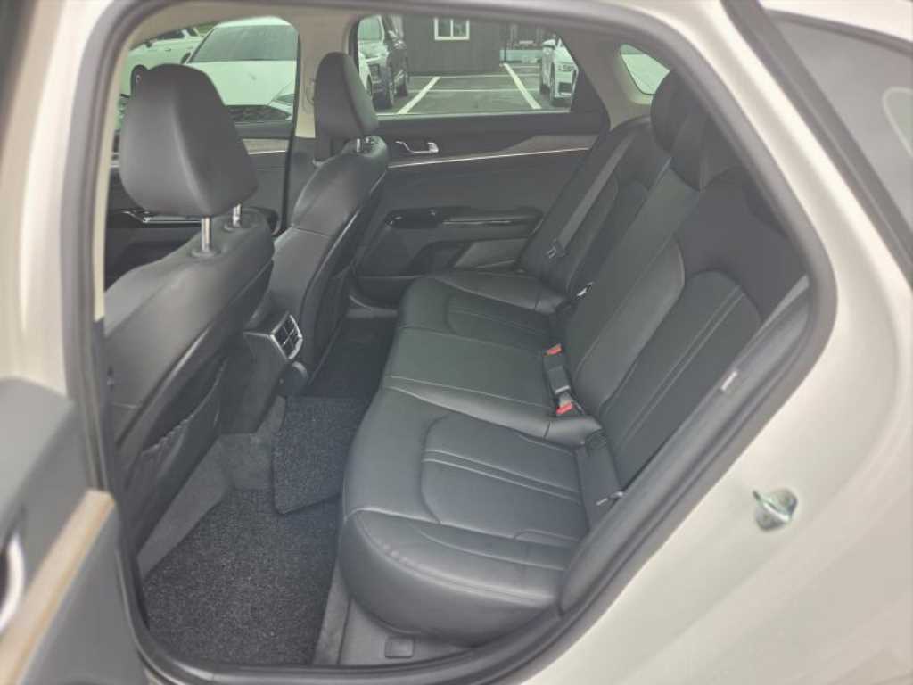 Kia K5 — photo 06
