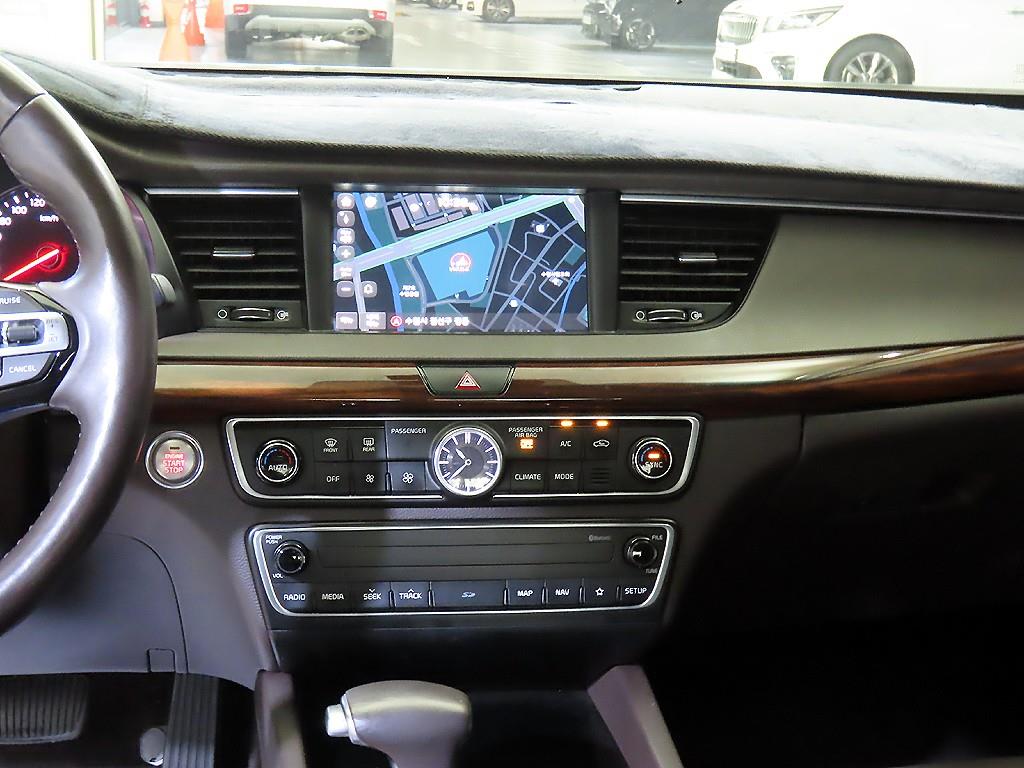 Kia K7 — photo 11